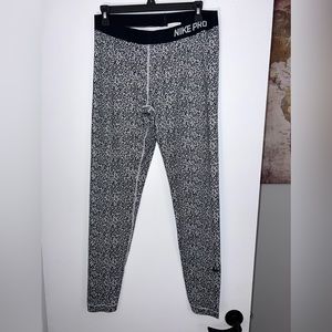 Nike pro women’s leggings